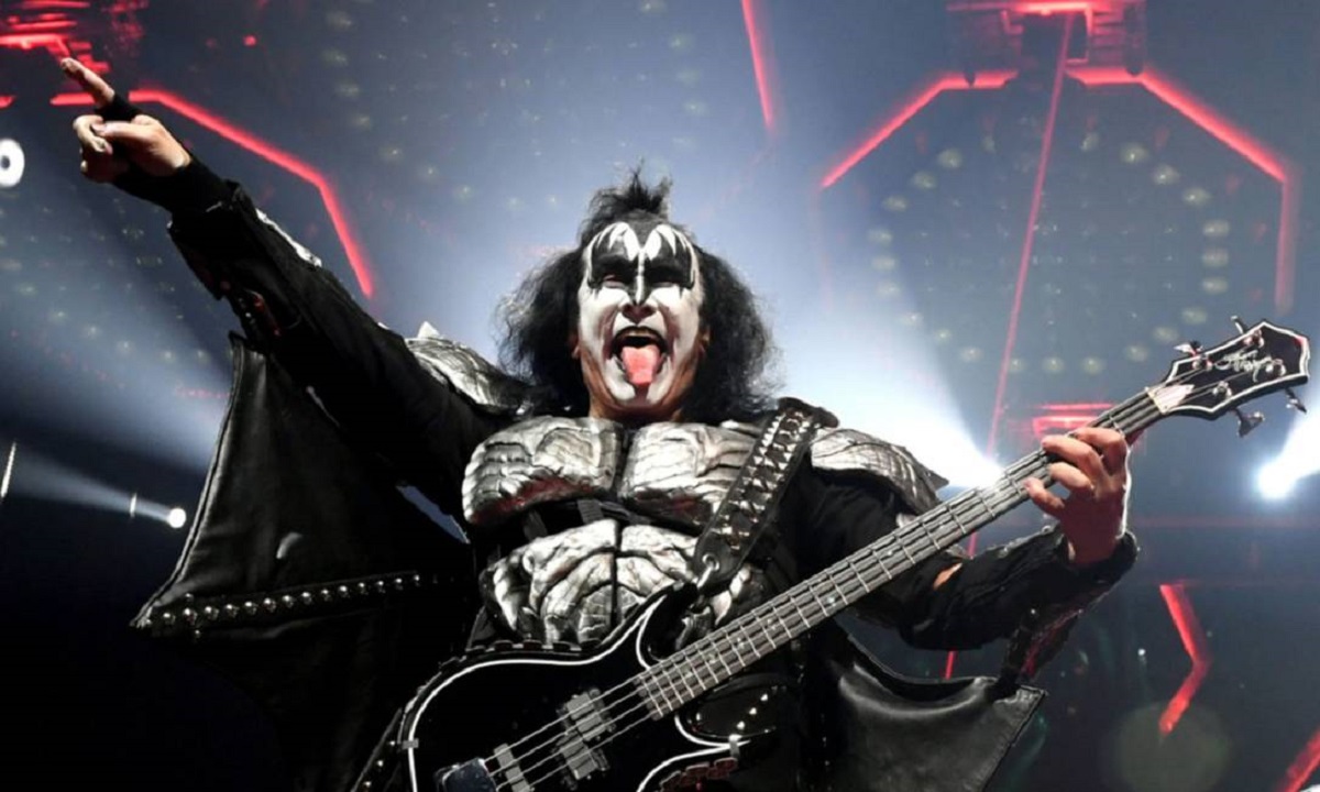 Gene Simmons está bem após passar mal em show de Manaus e turnê do Kiss no  Brasil segue - Confere Rock