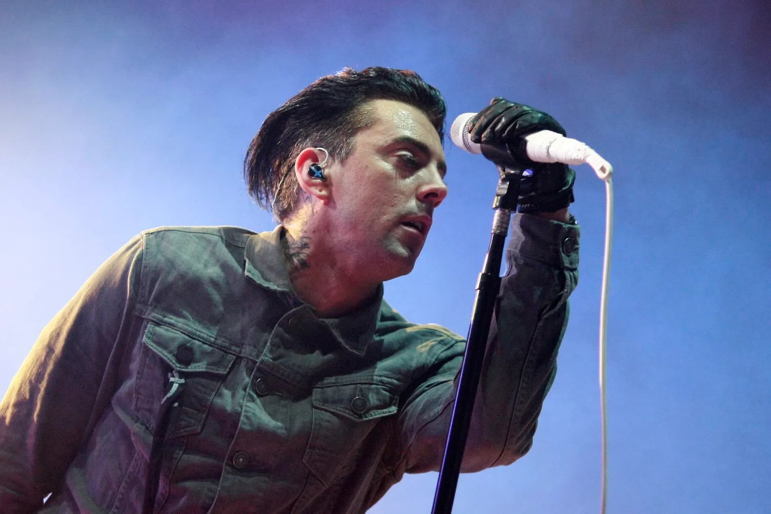 Dois presos são detidos pela morte de Ian Watkins, ex-vocalista do Lostprophets