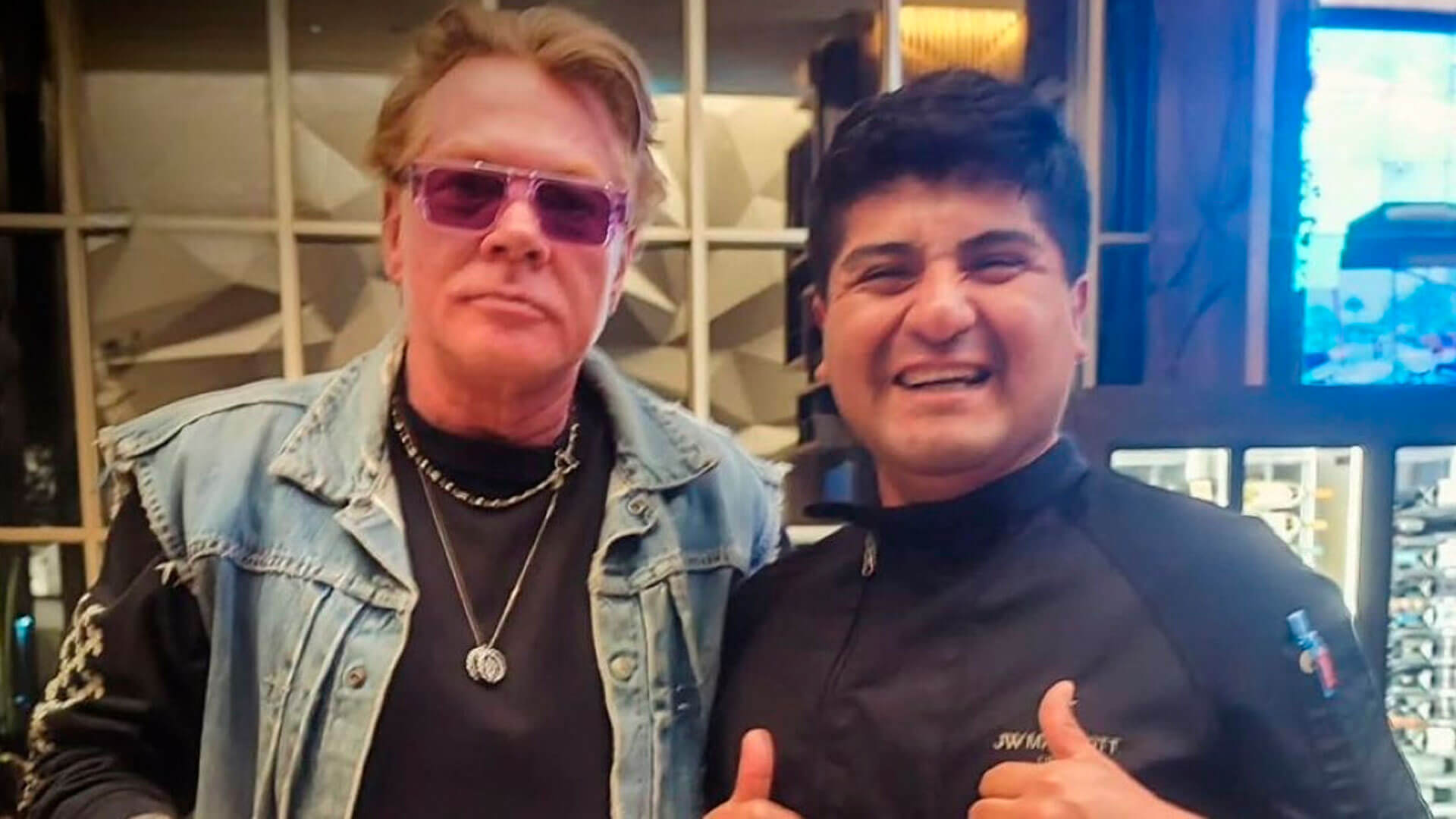 Chef é demitido após foto com Axl Rose mas diz “valeu a pena”