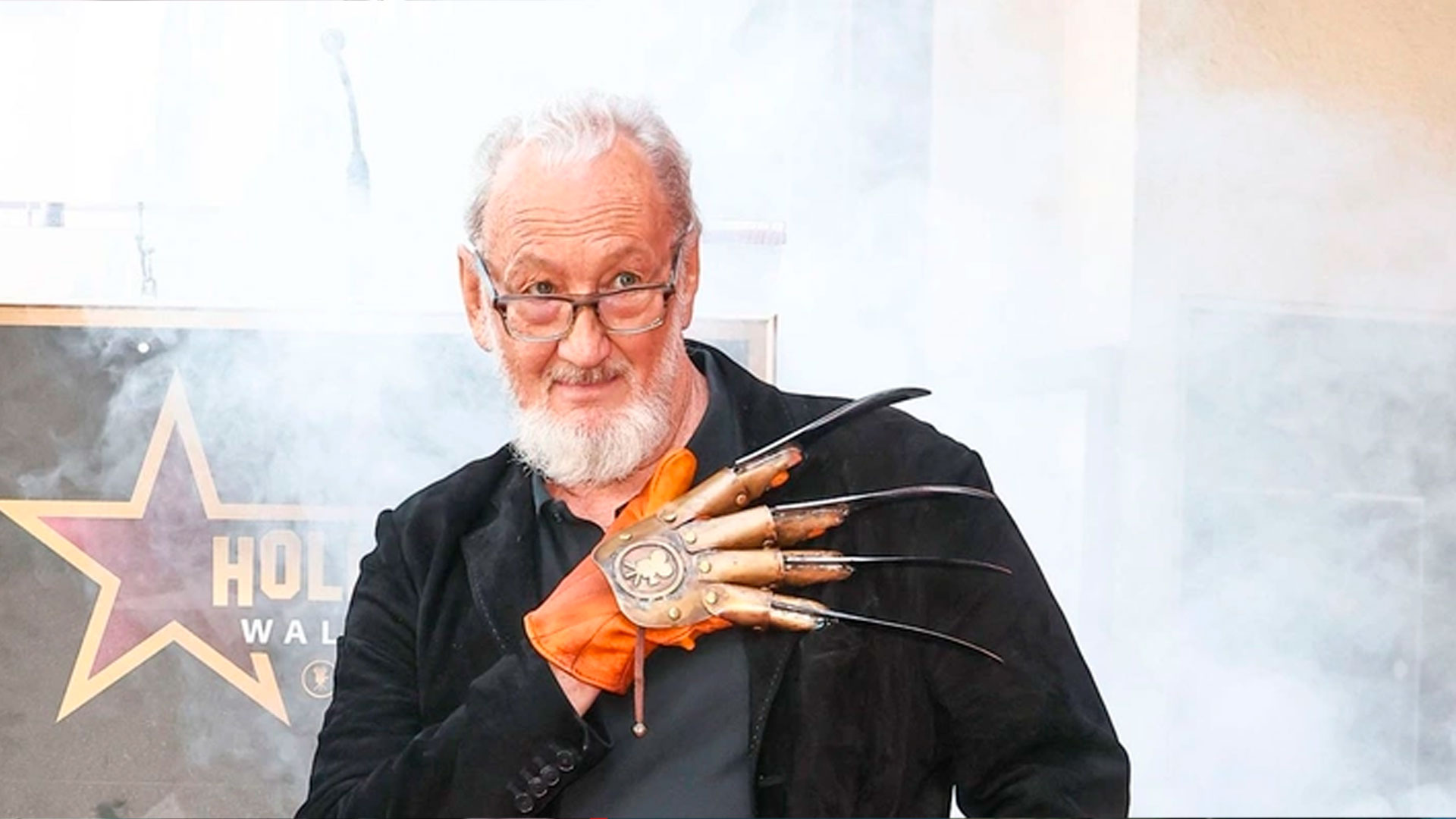 Robert Englund, o Freddy Krueger, conquista estrela na Calçada da Fama de Hollywood