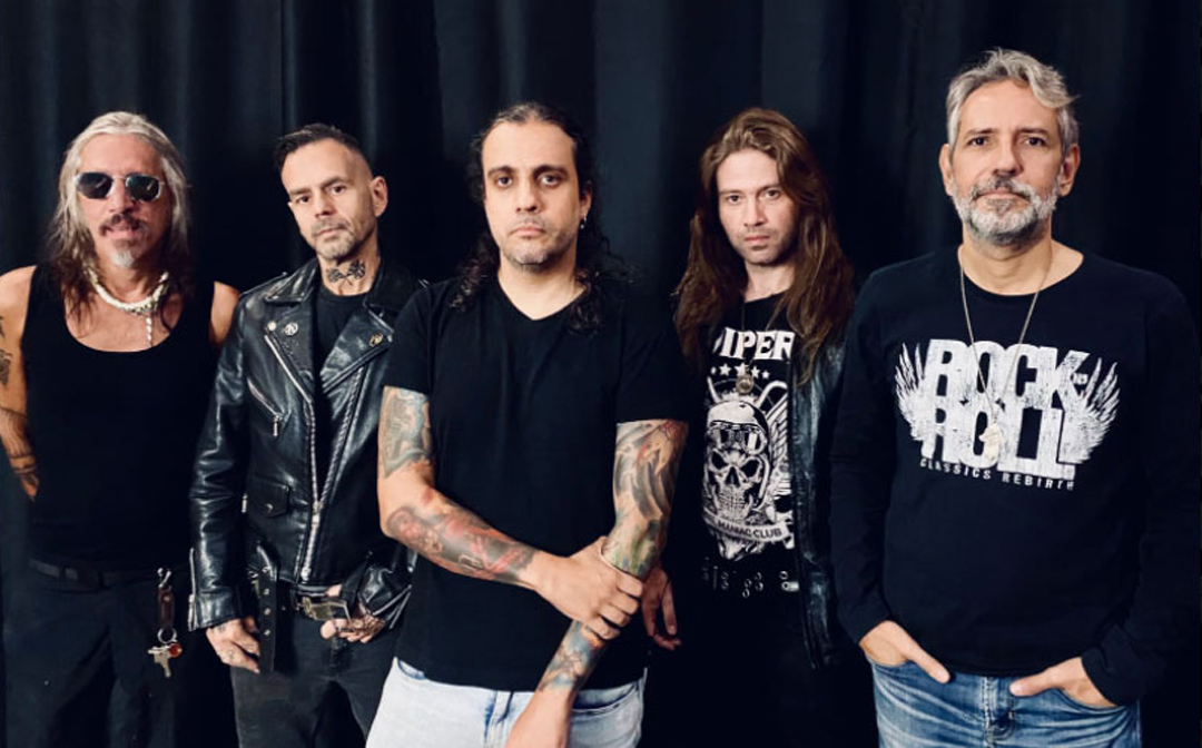 Pit Passarell se sente mal durante show do Viper, é atendido no palco e banda fala sobre saúde do baixista