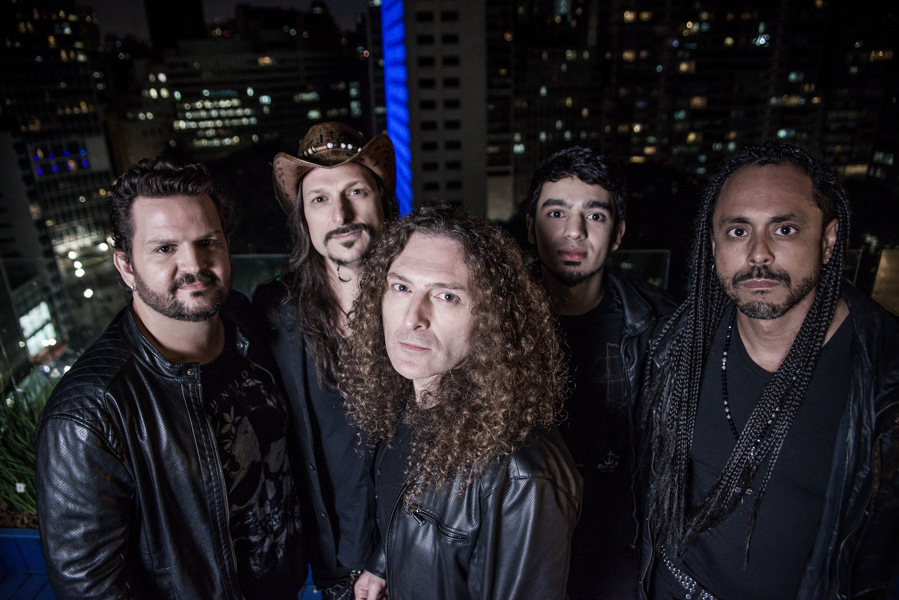 Angra se apresenta no Monsters Of Rock Colômbia, substituindo o Saxon