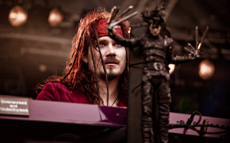 Tuomas Holopainen elege o disco que mais gosta e o menos favorito do Nightwish