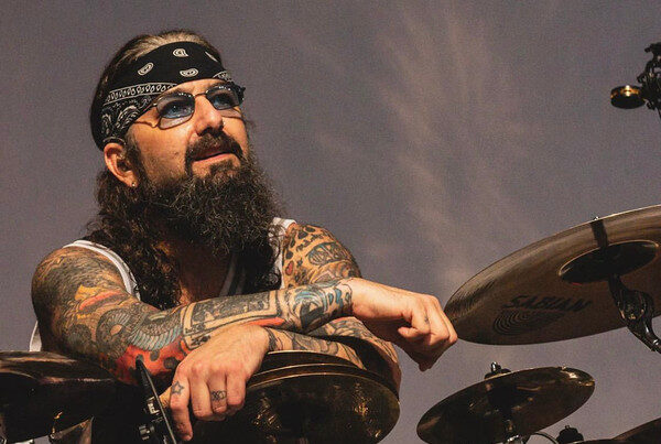 Mike Portnoy fala sobre a “frustração” no começo da carreira com o Dream Theater