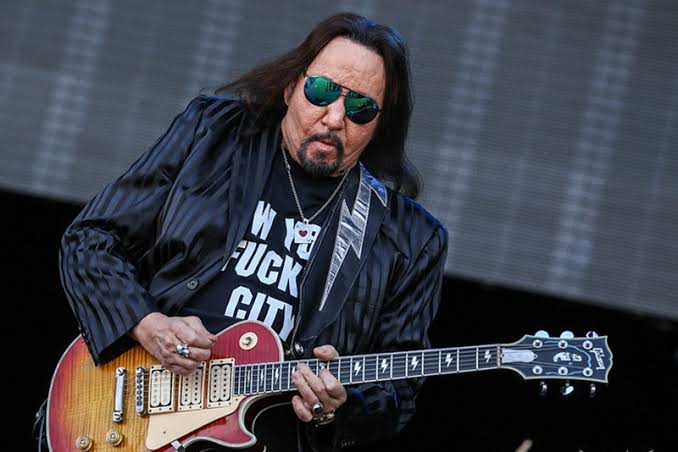 Ace Frehley exige desculpas de Paul Stanley por ofensa, se não, “contará podre que ninguém sabe”