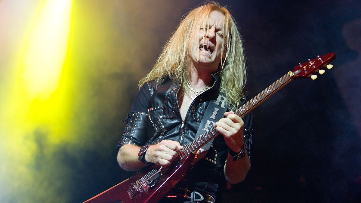 K.K.Downing está “simpatizado” com Mick Mars e diz que situações de ambos são “idênticas”