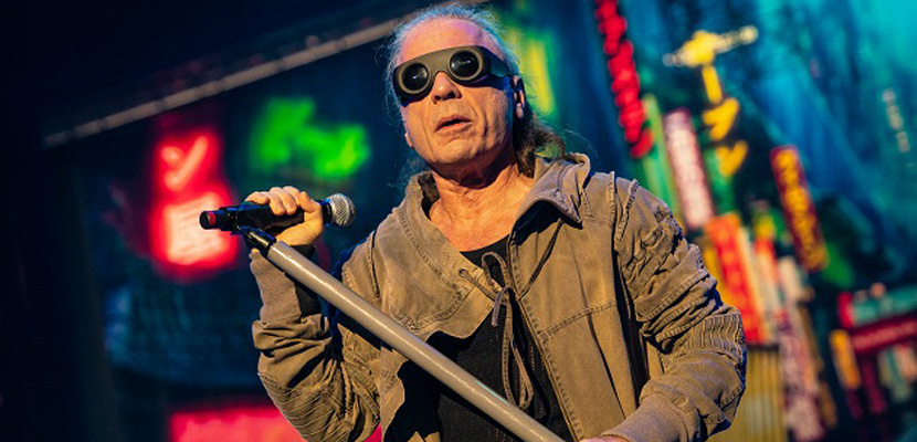 Bruce Dickinson fala sobre ser influencer: “influenciam as pessoas com opiniões muitas vezes idiotas”