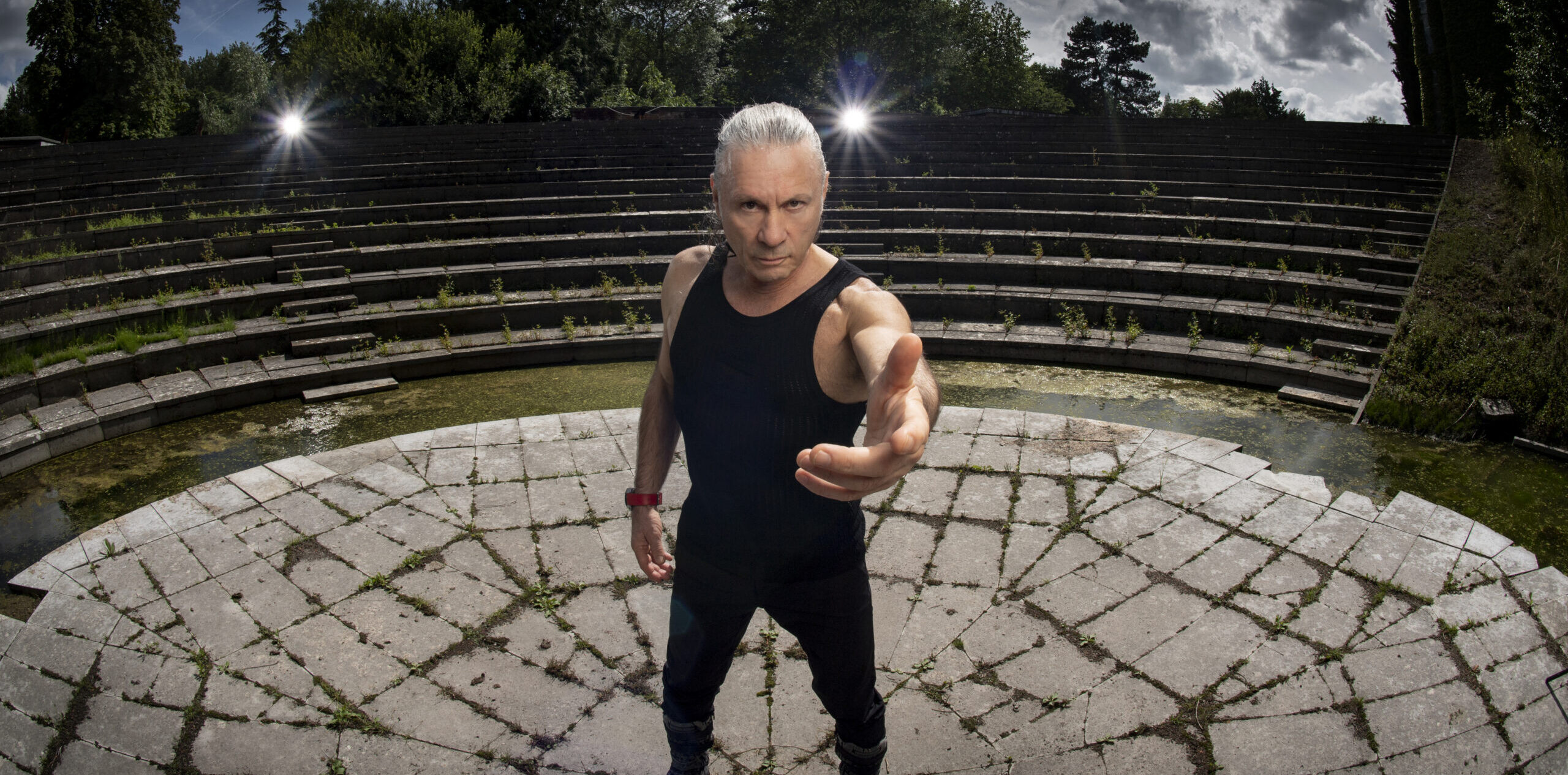 Bruce Dickinson garante: agenda solo não conflita com o Iron Maiden