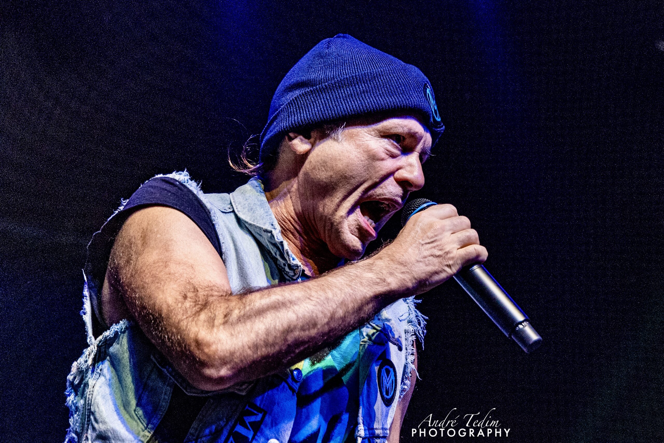 Carreira solo de Bruce Dickinson “foi por acidente”, diz o cantor