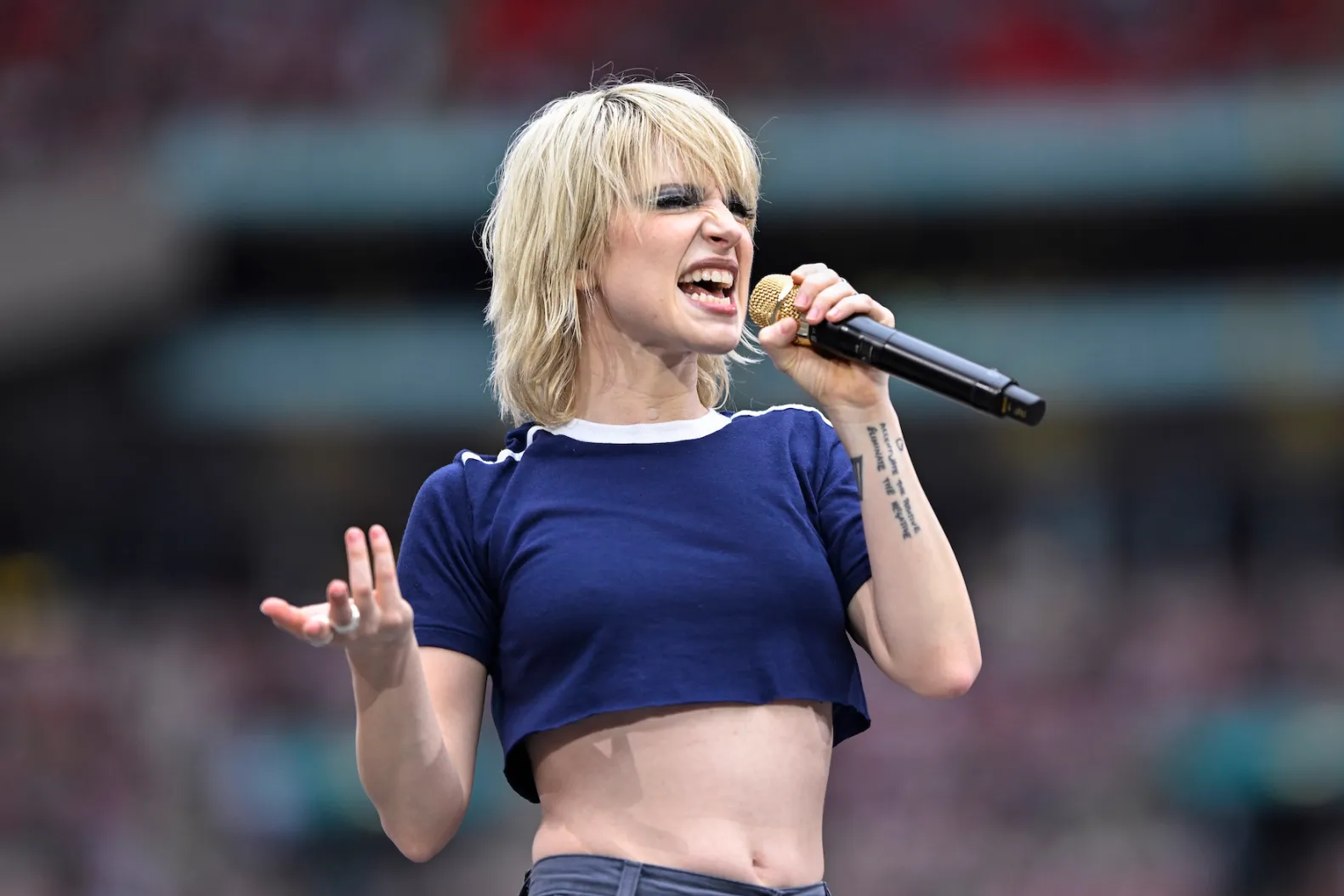 Hayley Williams detona Donald Trump durante show do Paramore: “querem viver em uma ditadura?”