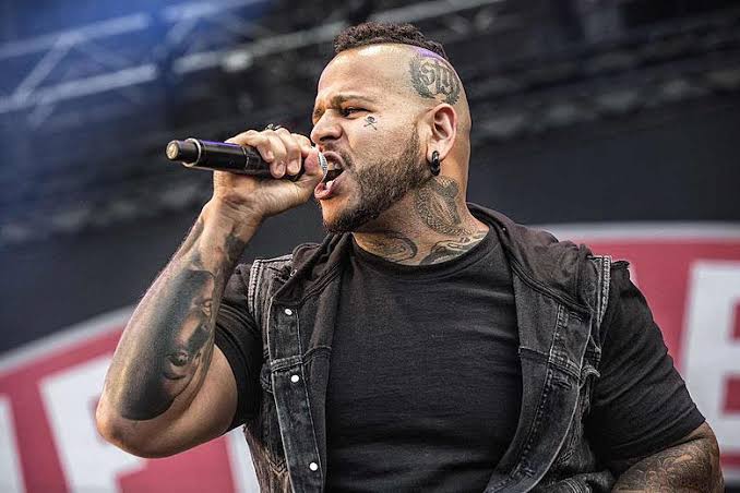 Tommy Vext, ex Bad Wolves, se junta ao Ill Niño
