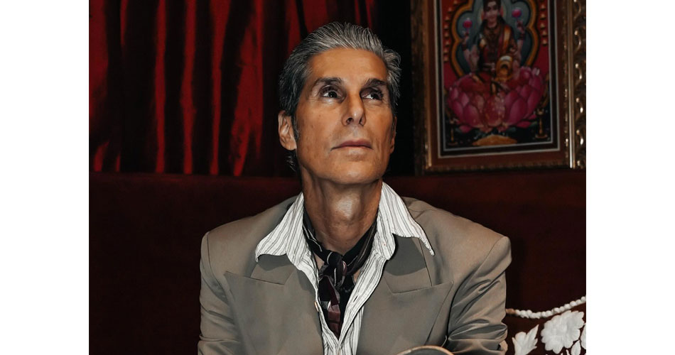 Perry Farrell se desculpa por briga durante show do Jane’s Addiction
