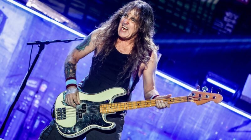 O que Steve Harris mudaria em disco “odiado” do Iron Maiden