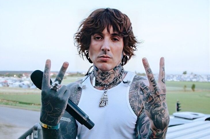 Oli Sykes do Bring me the Horizon fala sobre o que ele mais gosta em ...