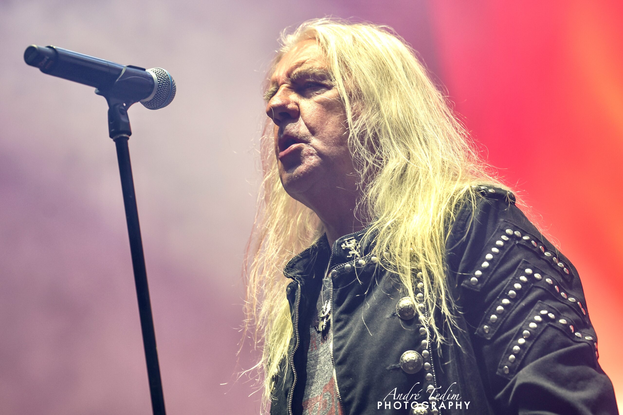 Biff Byford do Saxon conclui quimioterapia e se prepara para turnê no Reino Unido