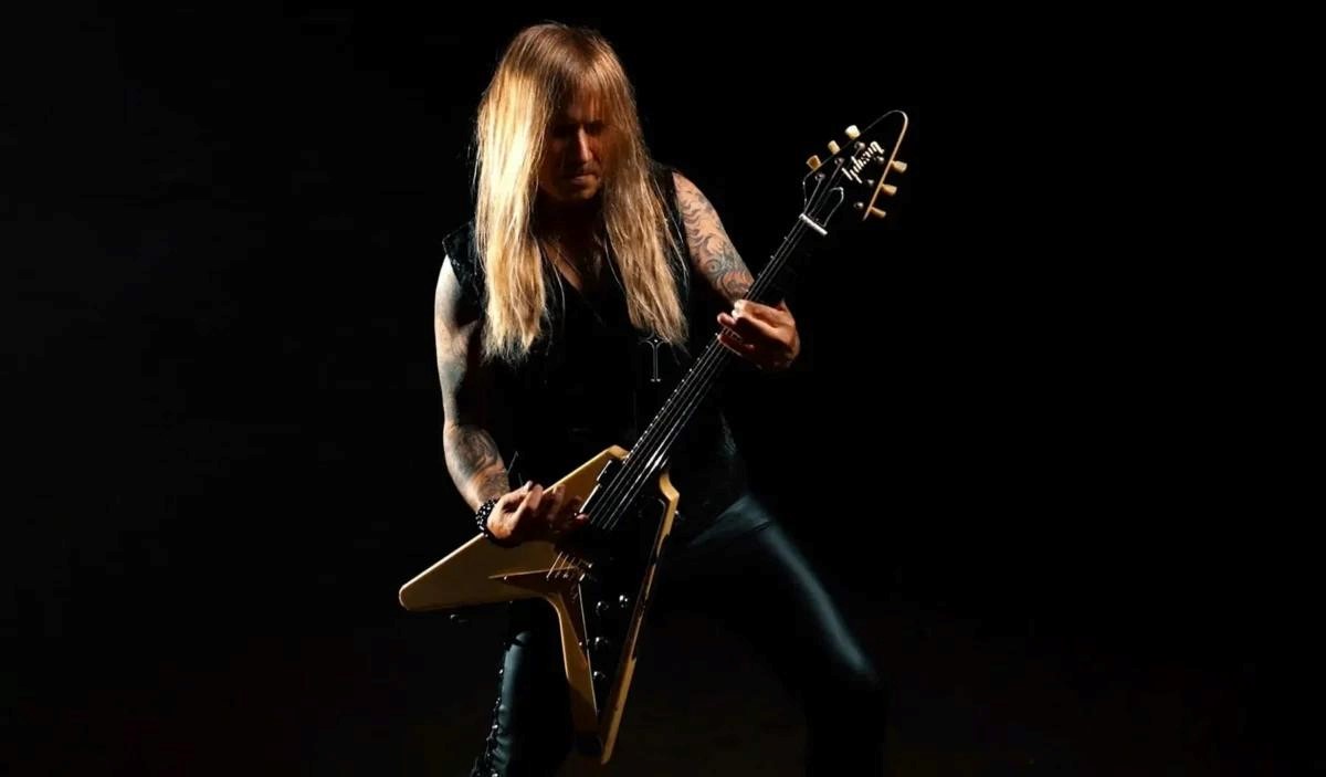 Chris Caffery sobre voltar a tocar com o Savatage: “Parece que nunca paramos”