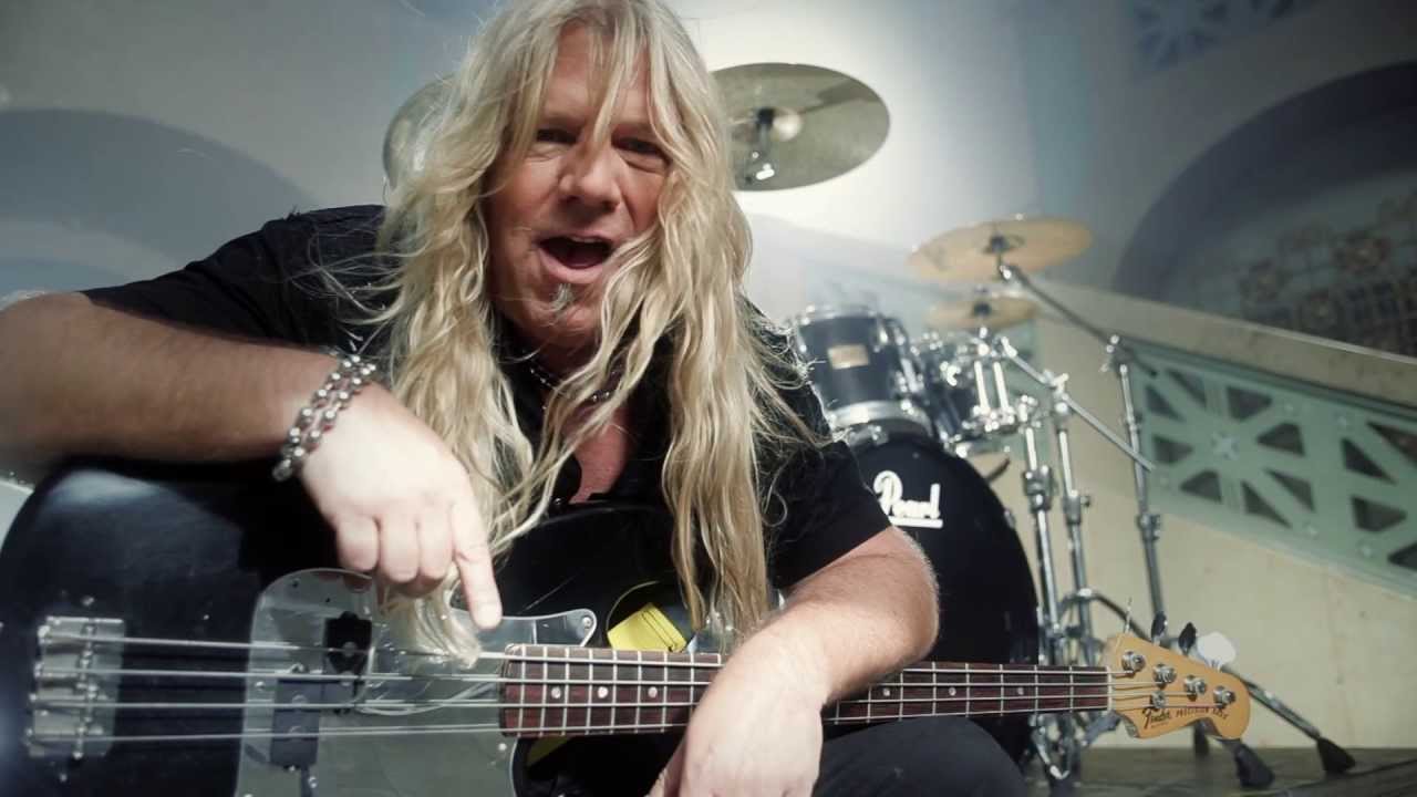 Mat Sinner do Primal Fear diz que “vacina do Covid-19 destruiu o seu coração”