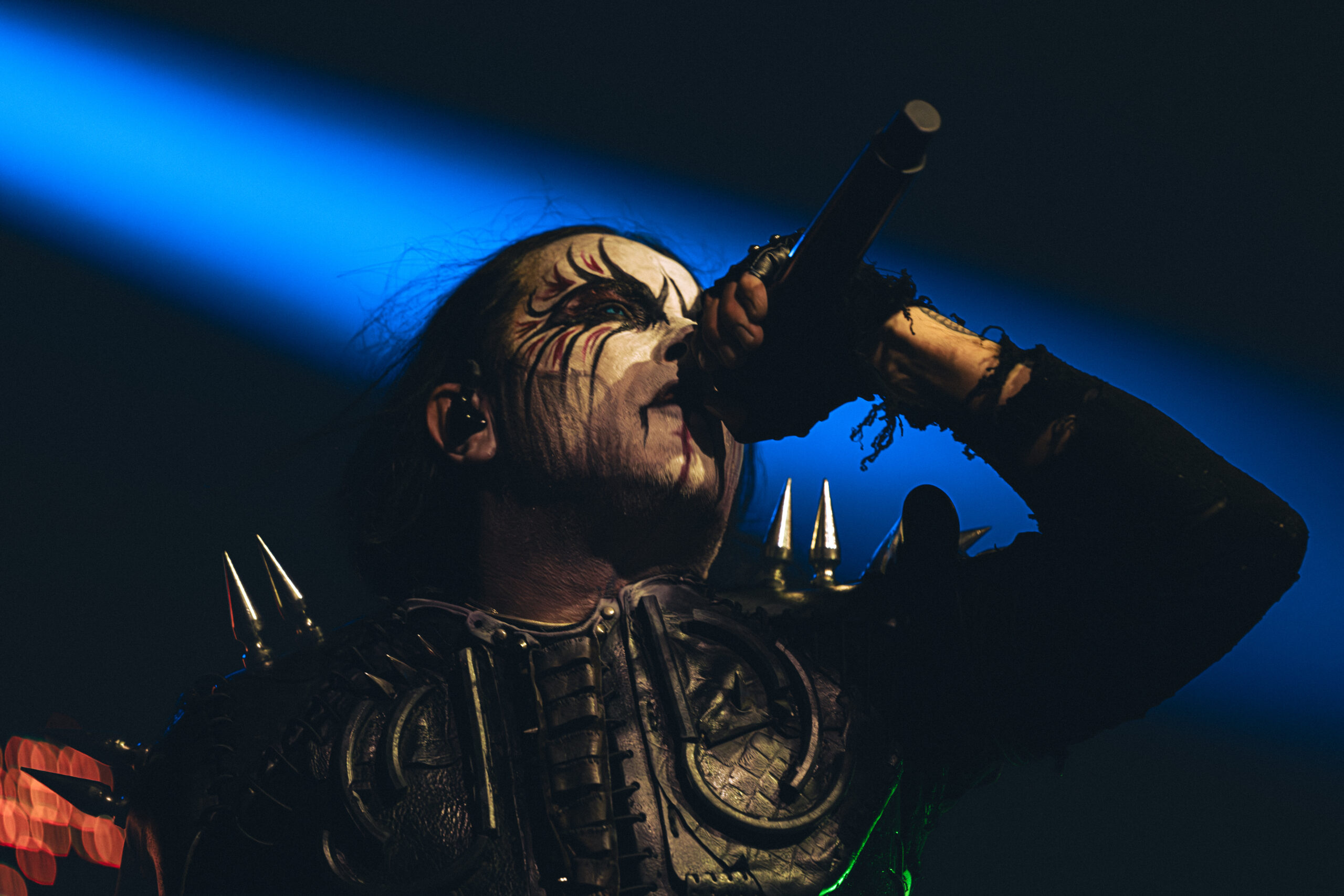 Dani Filth se pronuncia sobre saída de guitarrista e chama alegações de “tentativas de difamar e prejudicar a banda”