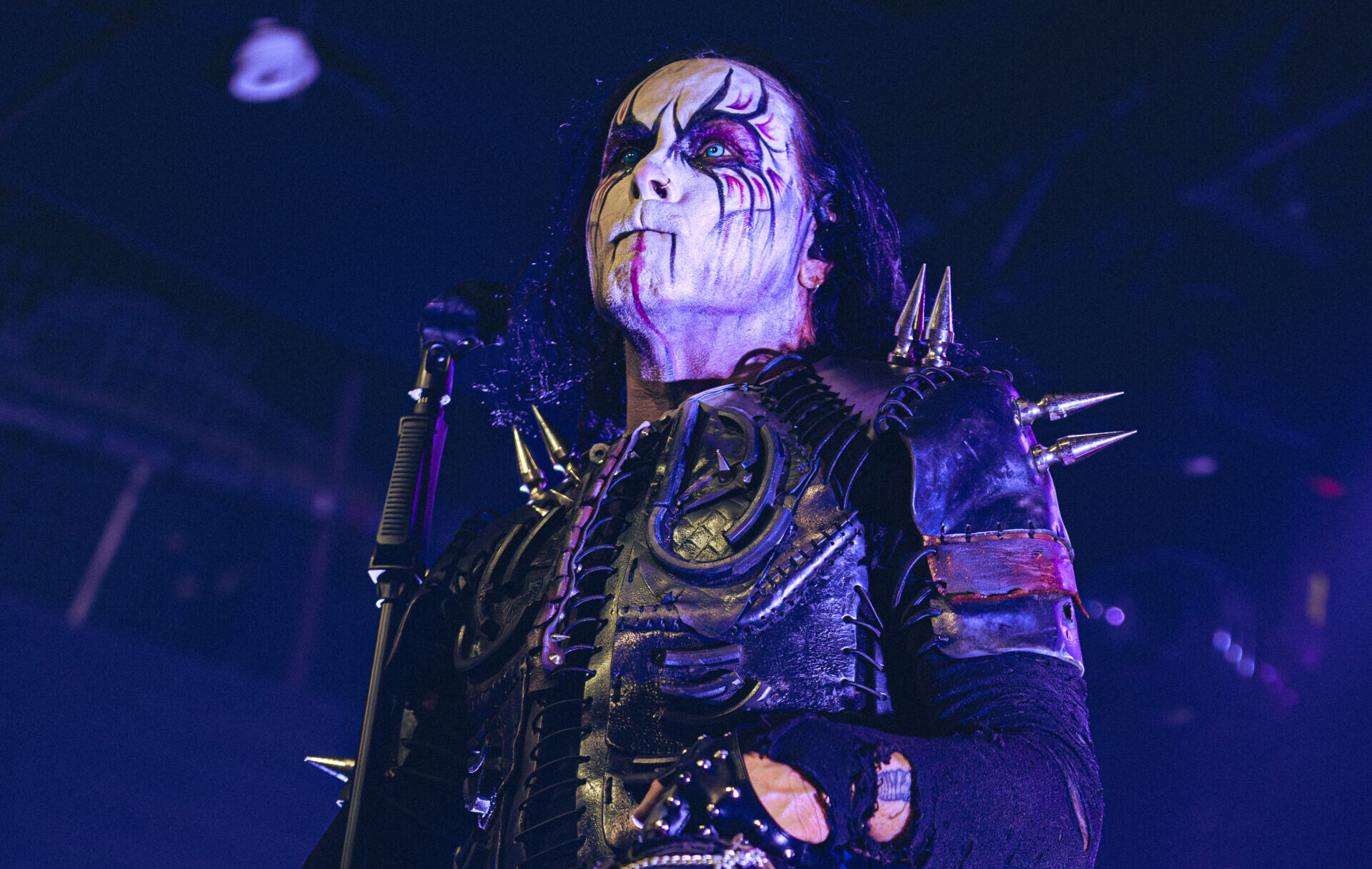 Dani Filth se pronuncia com sua versão da saída de membros do Cradle of Filth