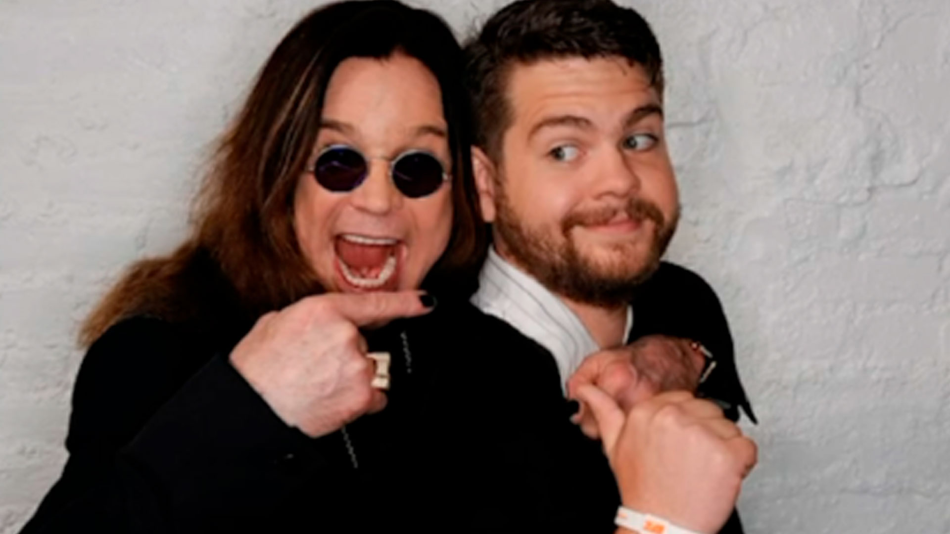 Jack Osbourne homenageia o pai, Ozzy: “coração está pesado de tristeza”