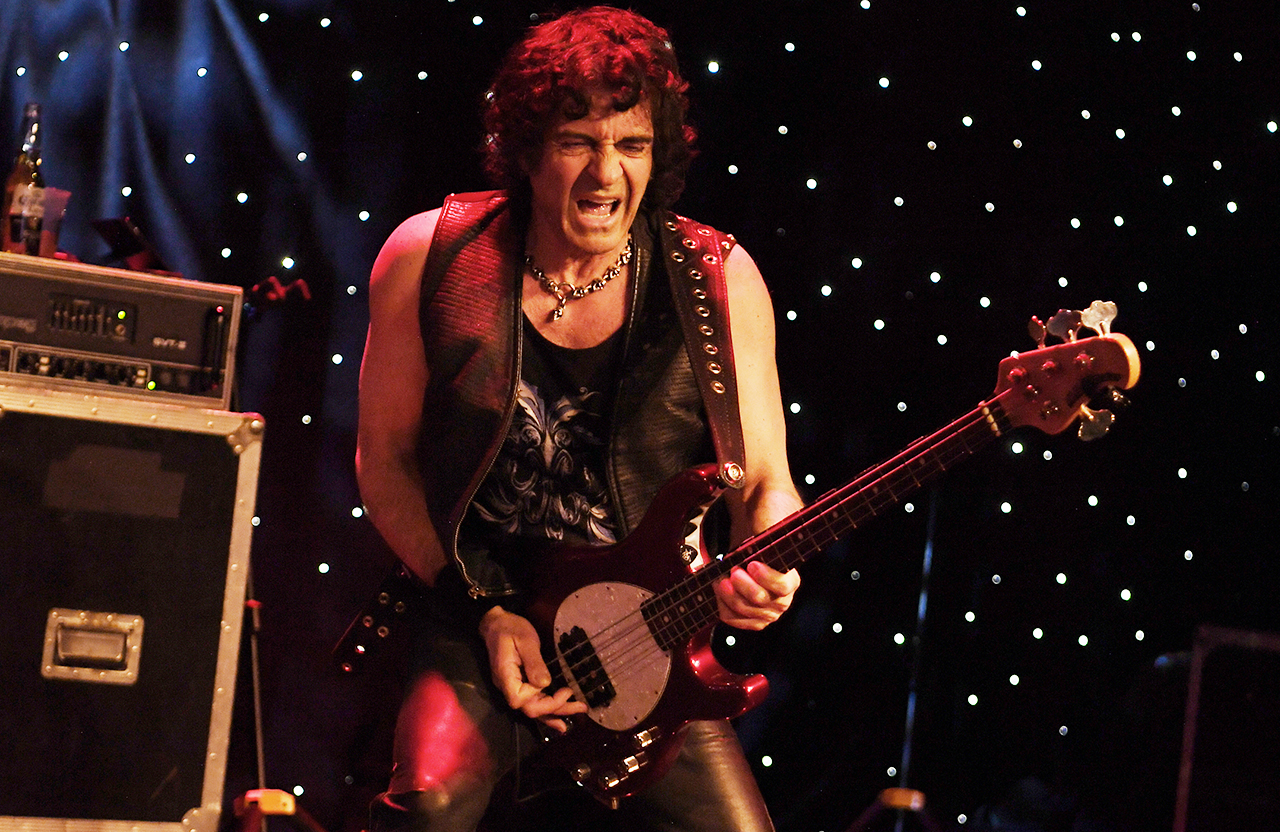 Phil Soussan divide carreira de Ozzy Osbourne em “três capítulos”