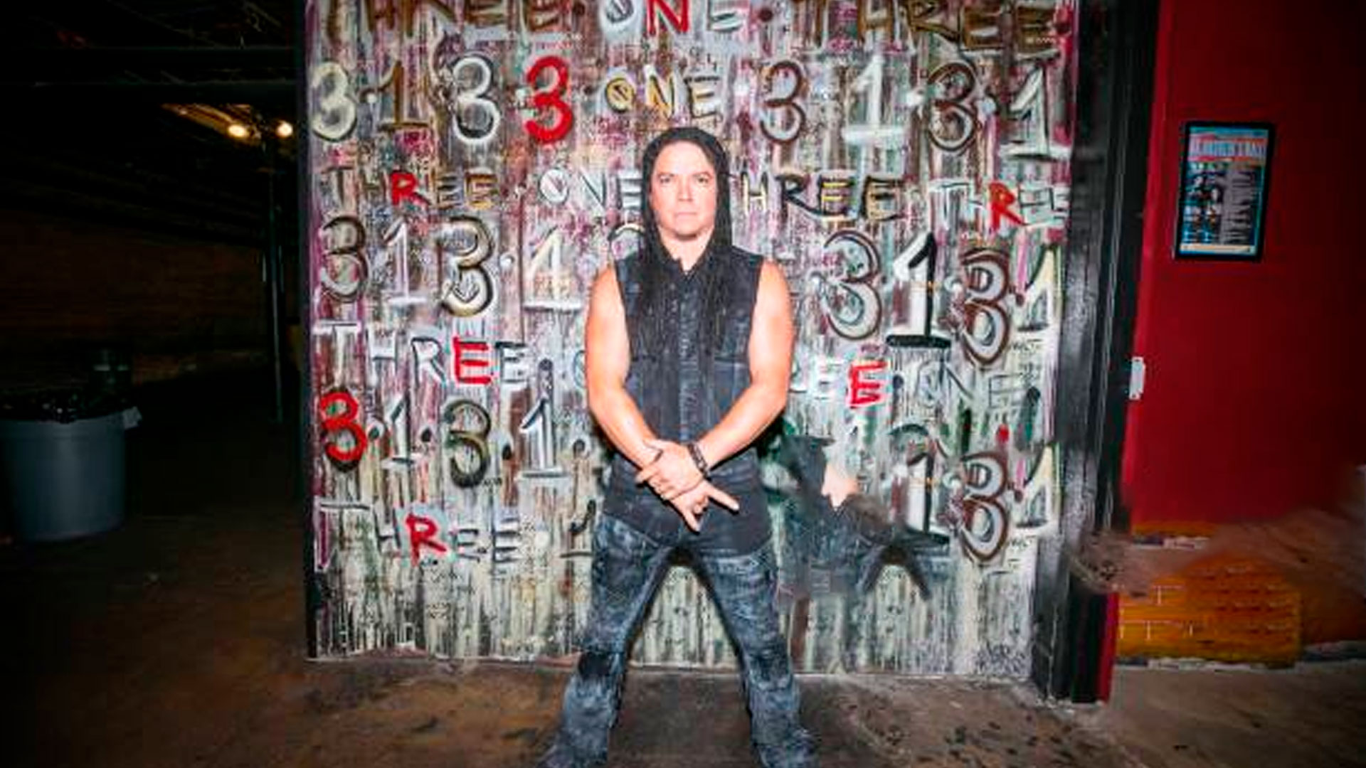 Brad Stewart rebate Josey Scott e expõe batalha pela marca Saliva