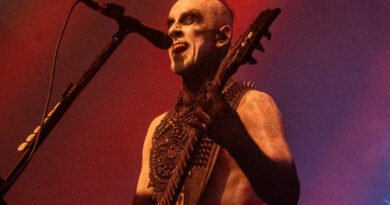 Nergal explica por que decidiu fazer shows sem o Behemoth