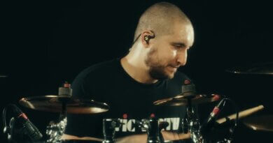 Alex Bent do Trivium tocando