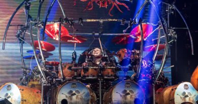 Aquiles Priester se converte e mostra batizado