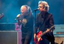 Bruce Dickinson surpreende ao subir ao palco com Billie Joe Armstrong em show dos The Coverups