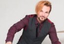 Rikki Rockett celebra 10 anos livre do câncer e relembra batalha que quase custou sua vida