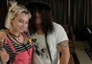 Slash presta emocionante homenagem à enteada dois anos após sua morte: “Não passa um minuto sem que eu pense em você”