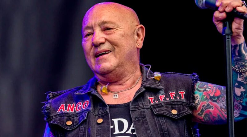 Rose Tattoo confirma que vocalista Gary “Angry” Anderson sofreu parada cardíaca durante turnê