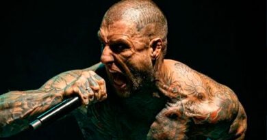 Alex Terrible volta negar ser nazista