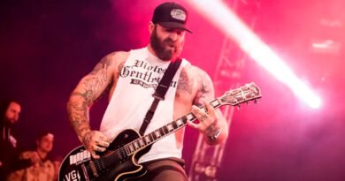 ex-guitarrista do Every Time I Die morre aos 46