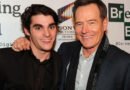 Bryan Cranston lamenta morte de RJ Mitte, seu filho em Breaking Bad, e pede que pessoas busquem ajuda